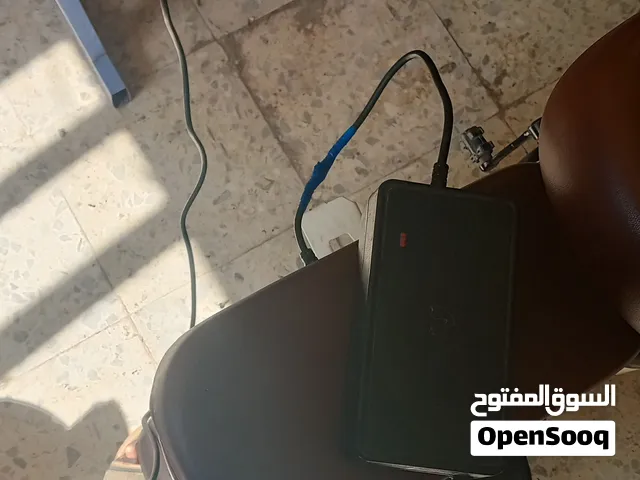 اسكوتر كهربائي على الأول