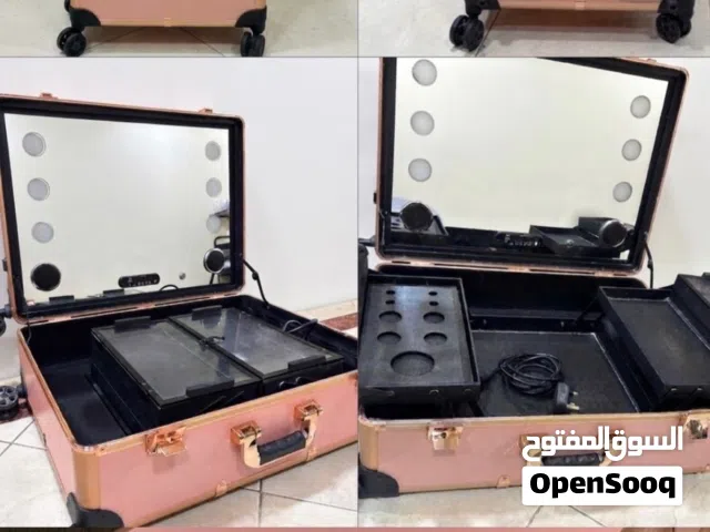 للبيع شنطة مكياج ترولي (وردي/روز غولد) بحالة ممتازة ونظيفة جداً