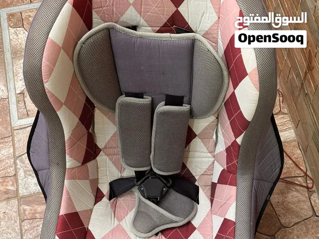 كرسي اطفال مريح حجم وسط غير ثقيل اللوانه هادئه نظيف توصيل بمبلغ نظيف 90%