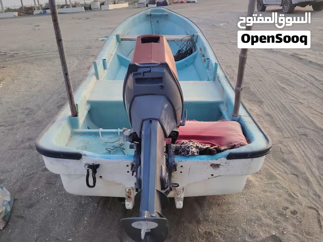 قارب 18 مع مكينه 40 والملكيه