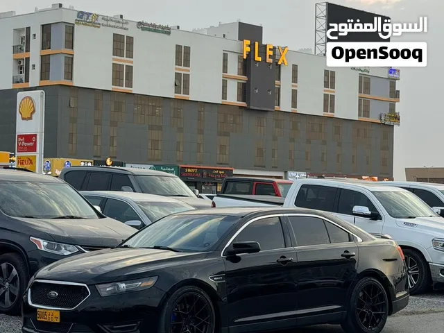 فورد تورس SHO مع إضافات رياضيه