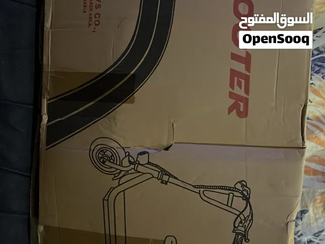 إسكوتر كهربائي للأطفال والمراهقين (10-15 سنة) جديد بالكرتون للبيع المستعجل لقطة بـ 600 ريال