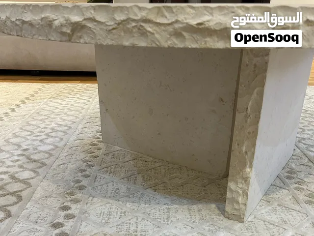 طاولة رخام