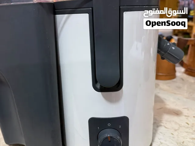 عصارة فاكهه من كينود  استعمال خفيف جدا  Kenwood  juice extractor - very clean