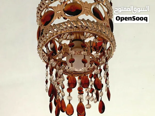 ثريا (نجفة) كلاسيكية أنيقة للبيع - لون ذهبي وكريستال عسلي