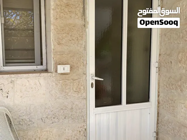 استديو مستقل في منطقة سكنيه هادئه تصلح لطلبة جامعة مؤته لقربه من شارع جامعة مؤته و شارع كلية المجتمع