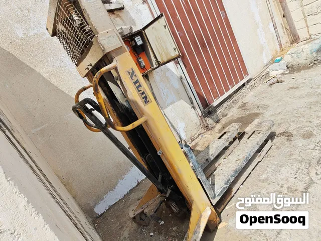 الة رفع مستعمله بحاله ممتازه للبيع