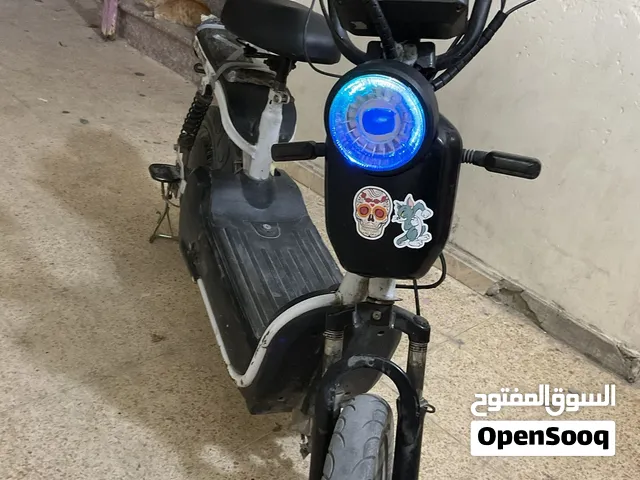 دراجه شحن للبيع السعر200 قفل الدراجه حلوه ونضيفه بطاريات جدد مكاني بصره