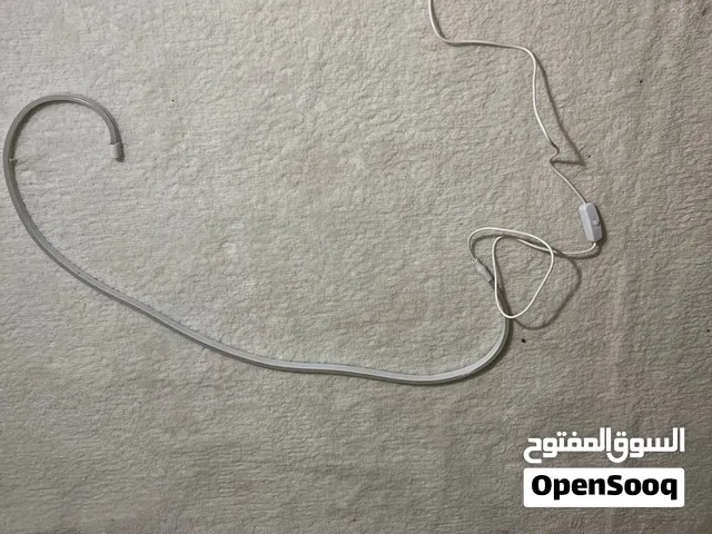 اضاءه مخفيه للشاشات او المكتب او رفوف