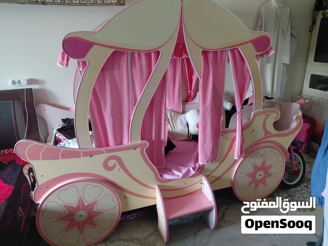سرير اطفال