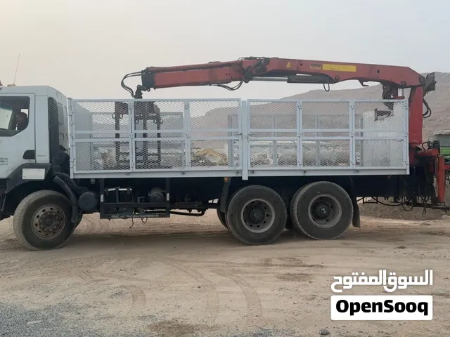 للبيع شاحنة مع رافعة كرين طابوق  Truck with  Palfinger Crane