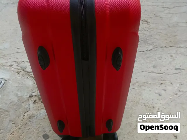 جنطة سفر نظيفة جدا للبيع حجم متوسط استخدام قليل
