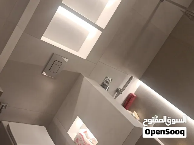 بليط سوري خبرة كافة اعمال السيراميك والرخام والباركيه والبورسلان وشلالات وباربكيو والصيانة العامة