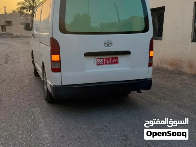 تويوتا باص