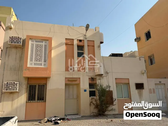 للبيع بيت استثماري مميز في الرفاع الشرقي