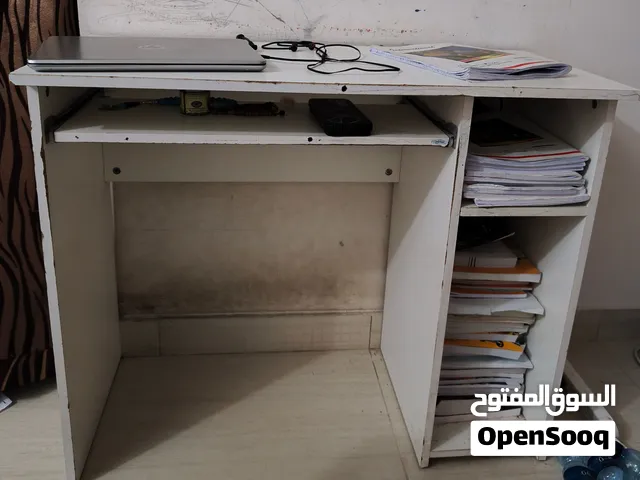 study table good condition