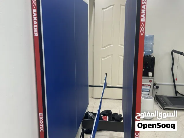 طاولة تنس طاوله وجهاز روبوت pongbot