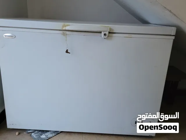 ثلاجة بطح مستعمل شبة جديد عادها بالكرتون