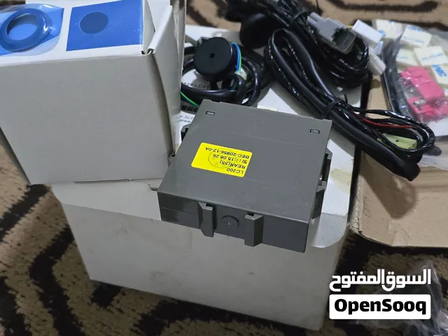 حساسات لاند كروزر خلف . واحد جديد وكاله والثاني وكاله فيه رض بسيط