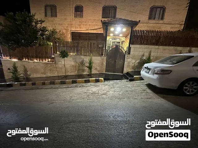 روف للإيجار الموقع شارع الاردن بجانب دائرة الافتاء
