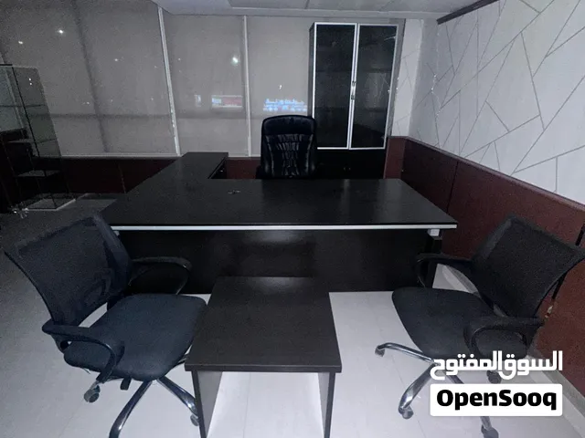 مكاتب وكراسي للبيع