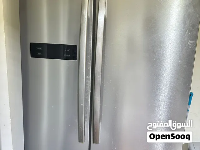 ثلاجة وأسطوانة غاز