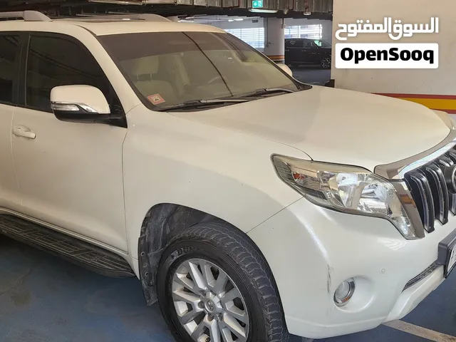 2017 Toyota Prado GXR V6 4.0L GCC spec  Original Paint  No Accident  2 Keys  New Tyres