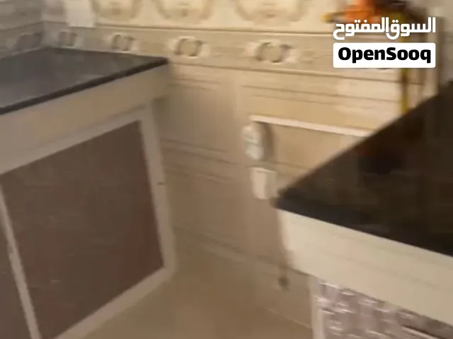 شقة نظيفة جدا للإجار السنوي في مرتفعات عبري الطريق المؤدي الى تنعم