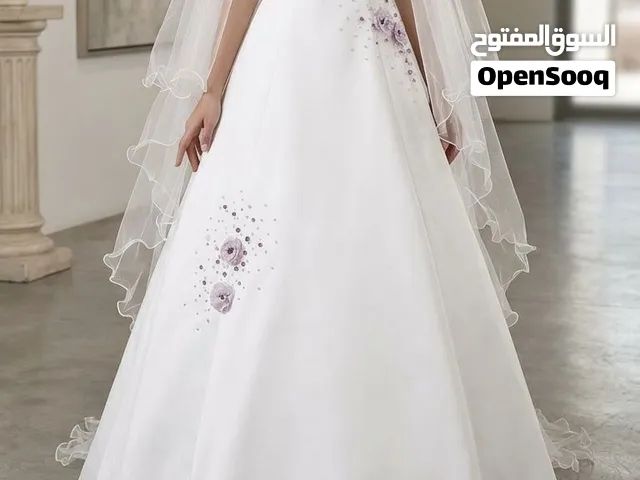 فستان عرس ابيض