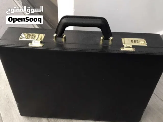 حقيبة رجالية غير مستعملة