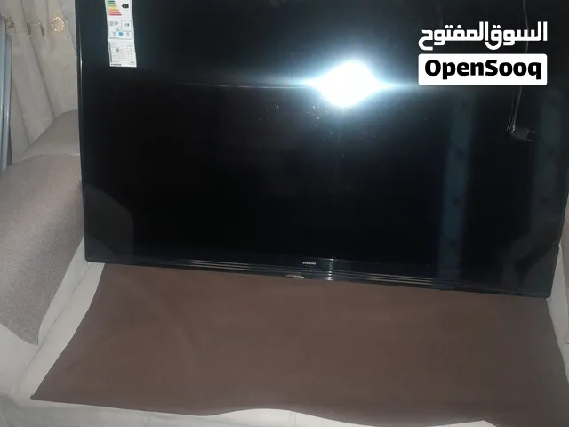 شاشة سامسونج LED  مستعمله فيها كسر    49 انش
