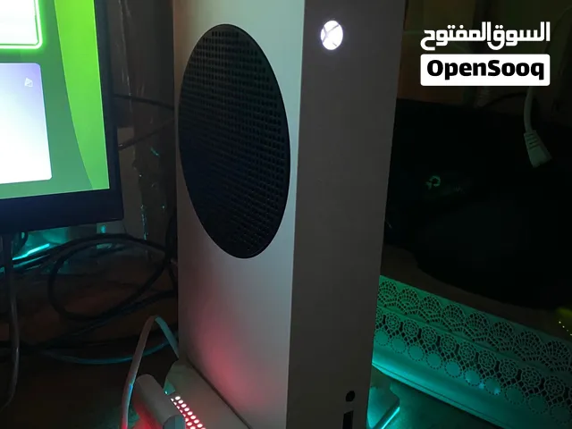 السلام عليكم جهاز Xbox Seri Sos موديل 23 بالنهاية الجهاز كله نظيف ومتوفر شاشه وياه 165hz حجم 27الوان