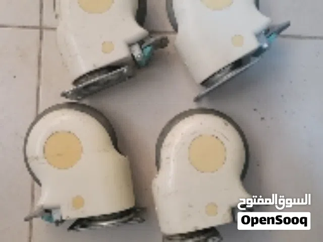 عجال سرير أو طاوله