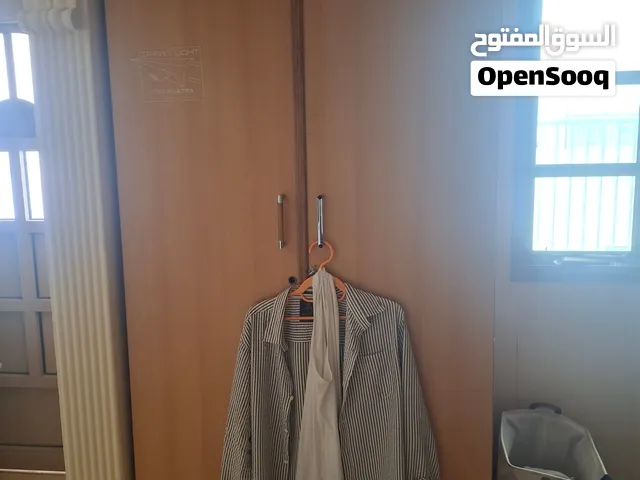 cabinate for clothes hanging fully wood make in good quality 25bd