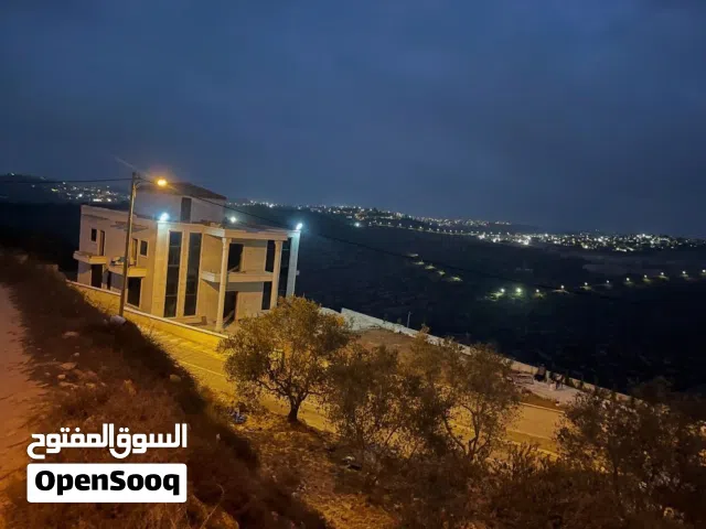 فيلا فخمة ومطلة للبيع 2026