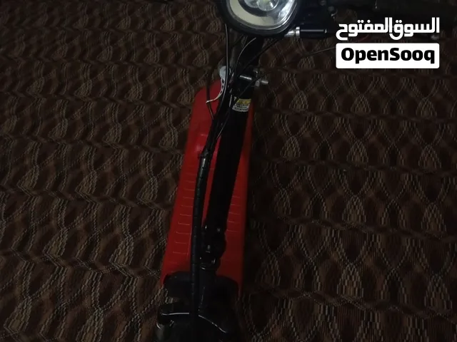 السكوتر سعره 60 دينار بحريني سكوتر كهربائي أحمر وأسود للبيع