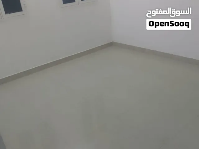 ابحث عن سكن مشترك نظيف داخل شقه مفروشه بشارع البركات بالخوض غرفه ثنائية علي الاكثر
