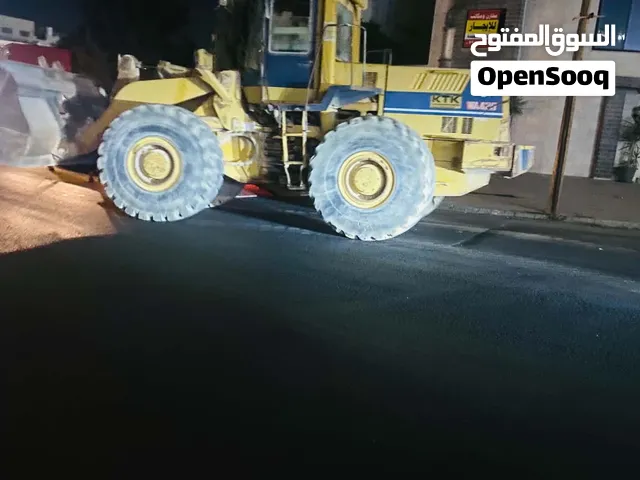 حفارة 300 و جرافة 420 للايجار والله لرزق الجميع