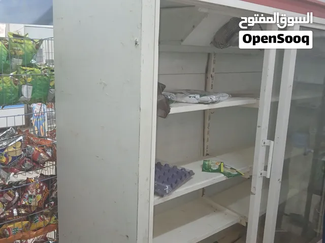 ثلاجه خدمه ذاتيه تعمل وصالحه بشكل جيد