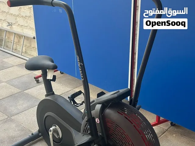 للبيع جهاز Schwinn Air Bike بحالة ممتازة، مع طاولة تنس طاولة كاملة.