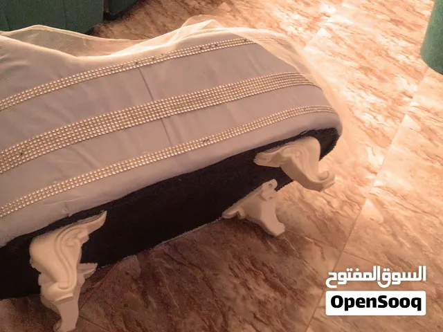تخت بيبي حديث ولاده استخدام خفيف مع فرشه ومخدته مطلوب 8 دنانير