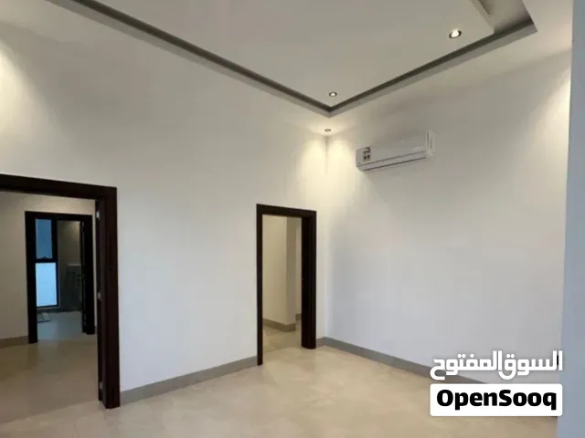 فيلا للايجار في المعبيلة الشمالية قريبة من الخدمات وبمكان هادئ اول ساكن