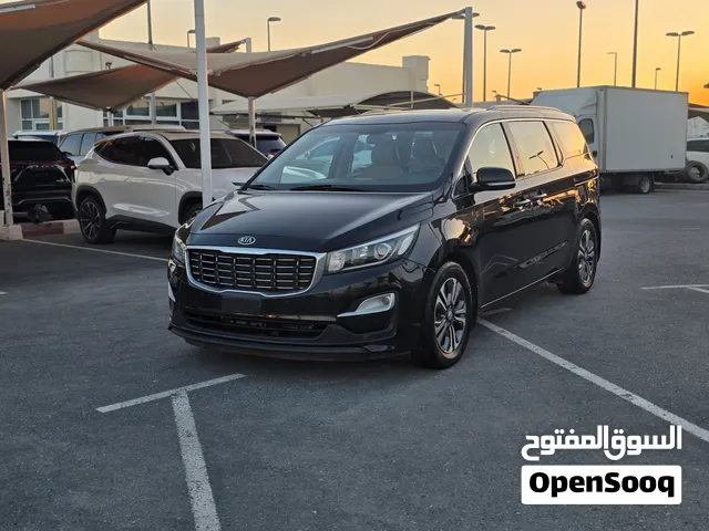 Used Kia Carnival in Sharjah
