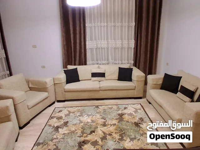 طقم كنب و طقم كورنر بحاله جيده