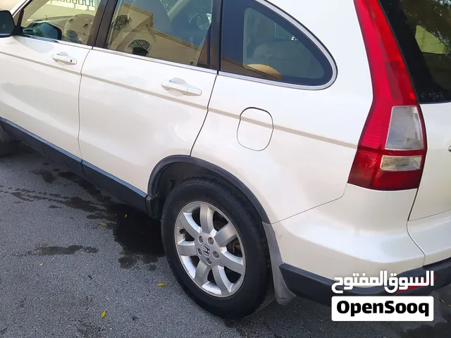 Sale Honda CRV 2007,passing insurance 7 months.clean condition car.ac,engine, gear all ok.price 1750