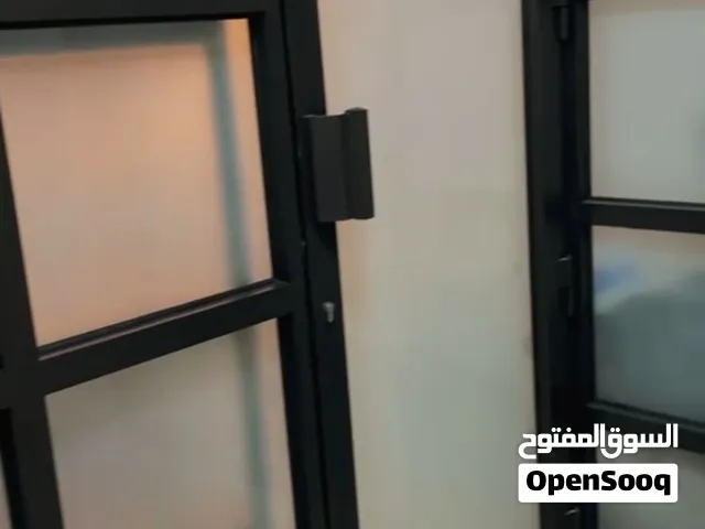 غرفة تخزين عازلة للرؤية Vision-insulating storage room