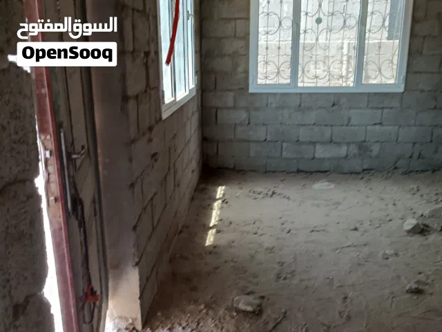 فله للبيع في مدينه الخضراء حي الشباب المرحله  الثالثه الفله غير مشطب من ذاخل بسعر 70 الف سعودي