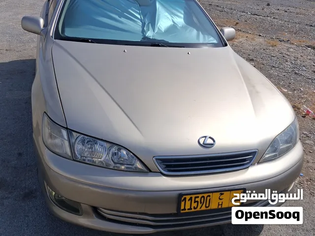 لكزس صالون رياضي موديل 2001