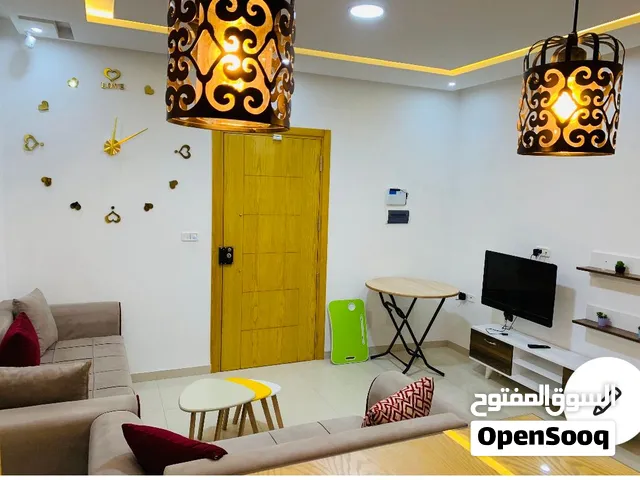 للكراء شقة S+2 مفروشة طابق أرضي في  المنستير