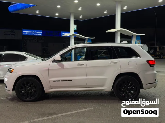 Used Jeep Grand Cherokee in Muscat